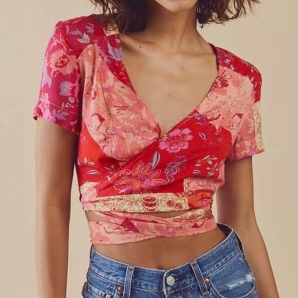 Nwt three people cropped sleeved floral wrap top - Picture 3 of 6
